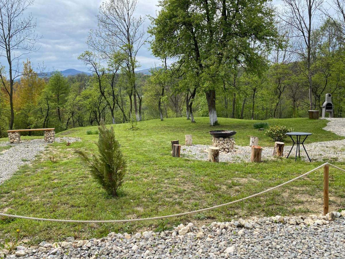 Villa Casutele Din Poienita Comarnic Esterno foto
