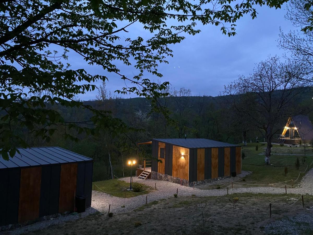 Villa Casutele Din Poienita Comarnic Esterno foto