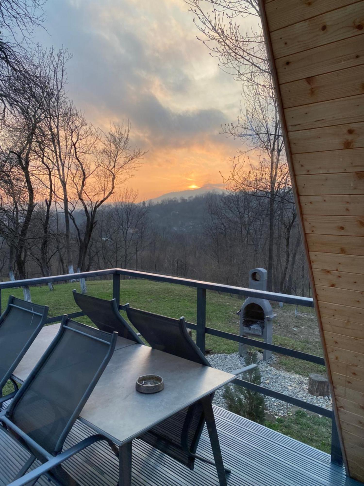 Villa Casutele Din Poienita Comarnic Esterno foto